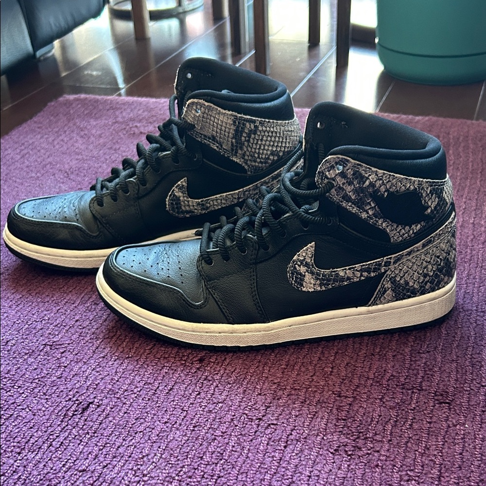 Nike Jordan 1 Black Snake Retro High Top Sneakers